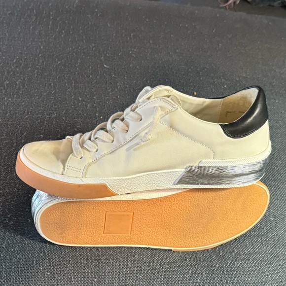 DV Dolce Vita women’s casual comfortable sneaker size 6.5 worn only a few times. - Picture 11 of 11
